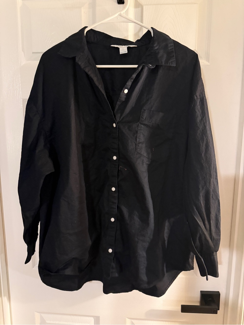 Old Navy Black Long-Sleeve Button-Down Shirt
